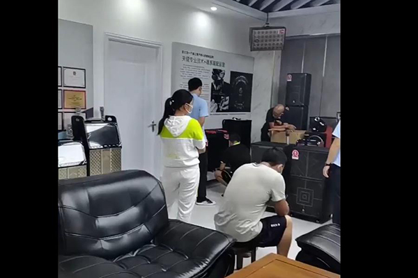 廣州黃先生選購爵士龍AD系列家用音響，感受爵士龍聽覺盛宴！